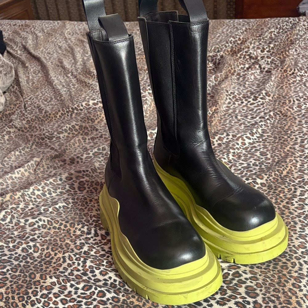 Stylish Black and green.  Women's Boots